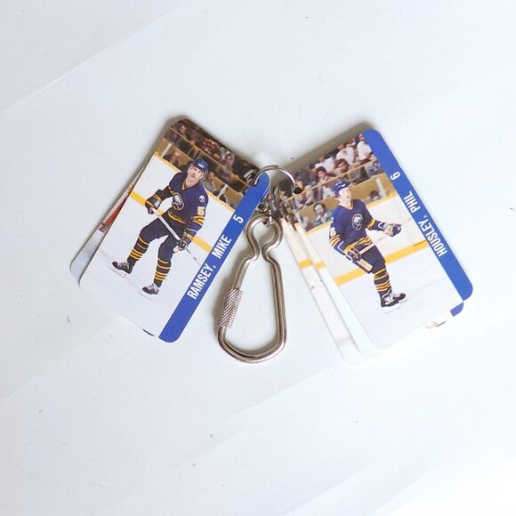 VINTAGE BUFFALO SABRES Key Chain Player Cards 1983 - Picture 5 of 8